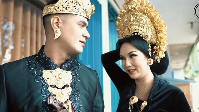 6 Pemotretan Kalina Ocktaranny dan Ricky Miraza Pakai Baju Adat, Bak Prewedding