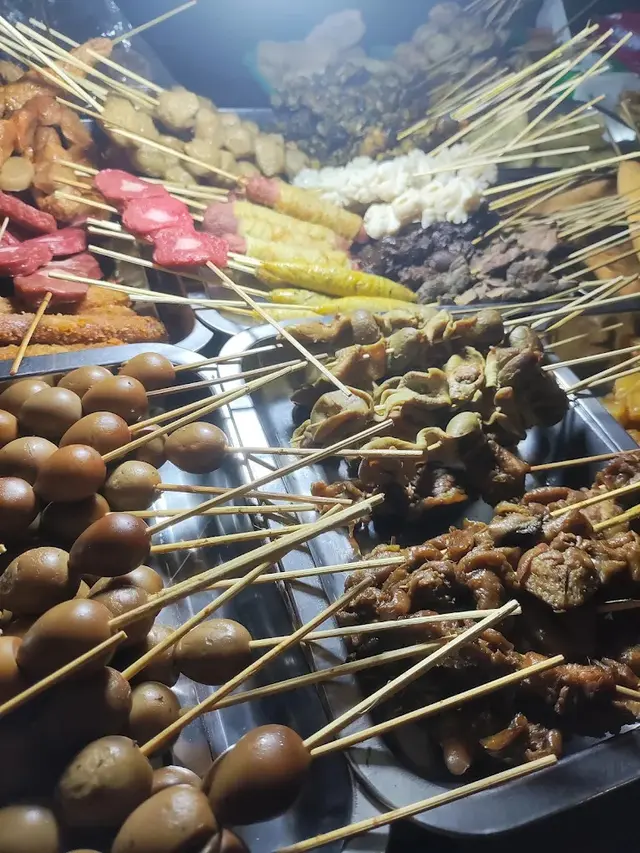 16 Rekomendasi Tempat Makan Enak Sekitar Alun‑Alun Kidul Jogja 2025, Tradisional & Kekinian