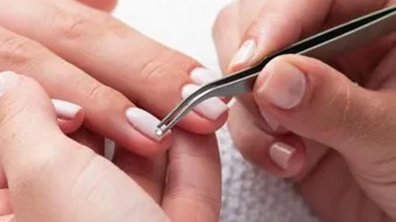 Cara Merawat Kuku dengan Manicure dan Pedicure