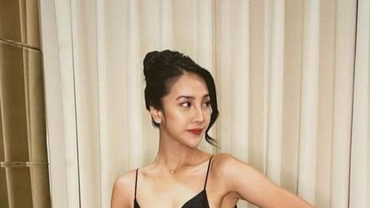 Disebut Tampil Makin Kurus, Intip Deretan Potret Terbaru Anya Geraldine