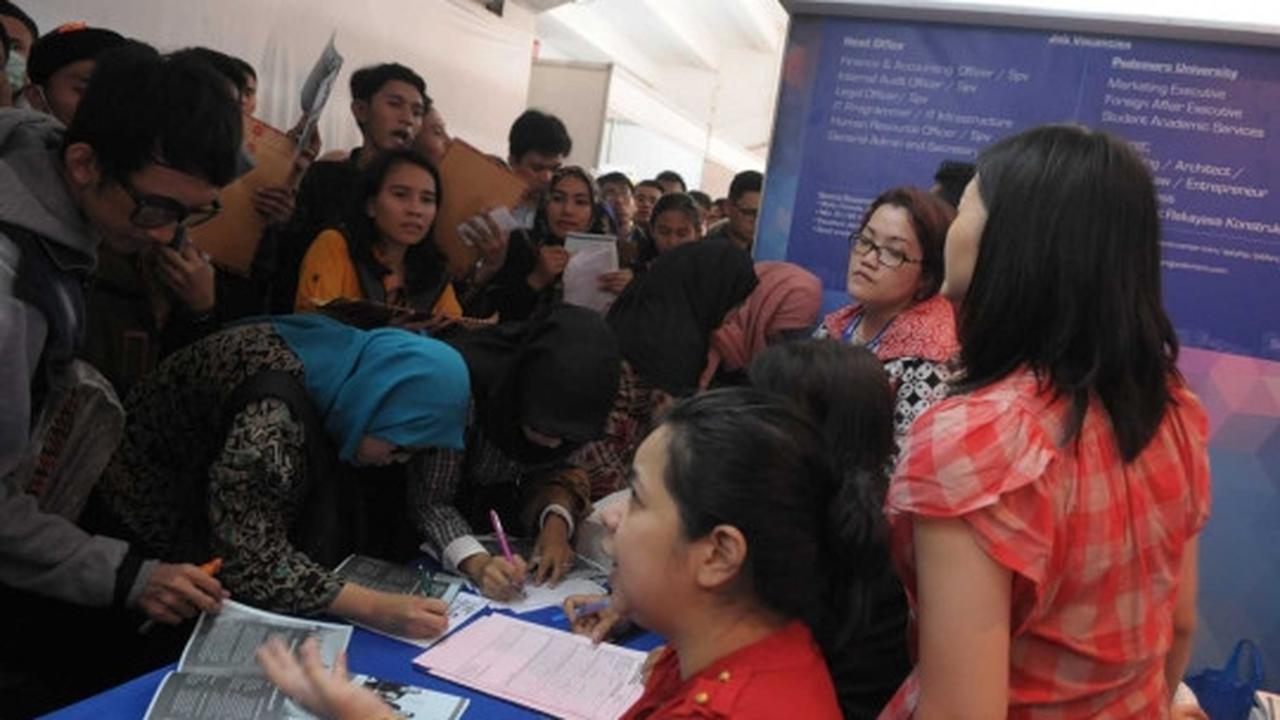 Begini padatnya ribuan pencari kerja di Job Fair GBK