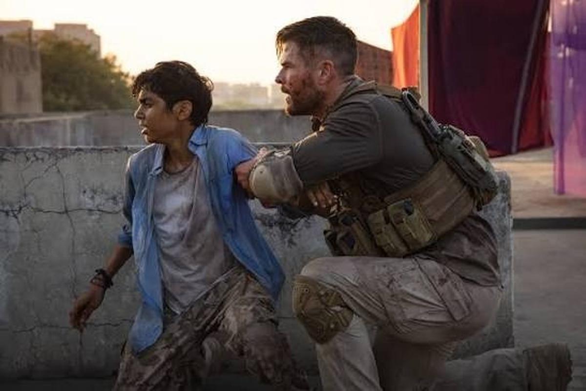 chris hemsworth menyelamatkan anak tersesat/IMDb