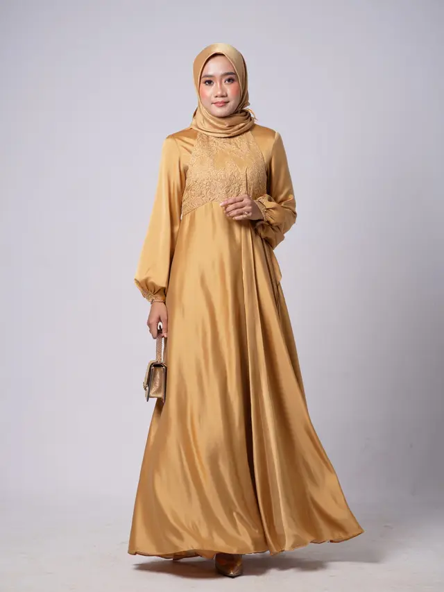 Gaun Pesta Panjang Berhijab dengan Kain Satin (Foto: Reve Art)