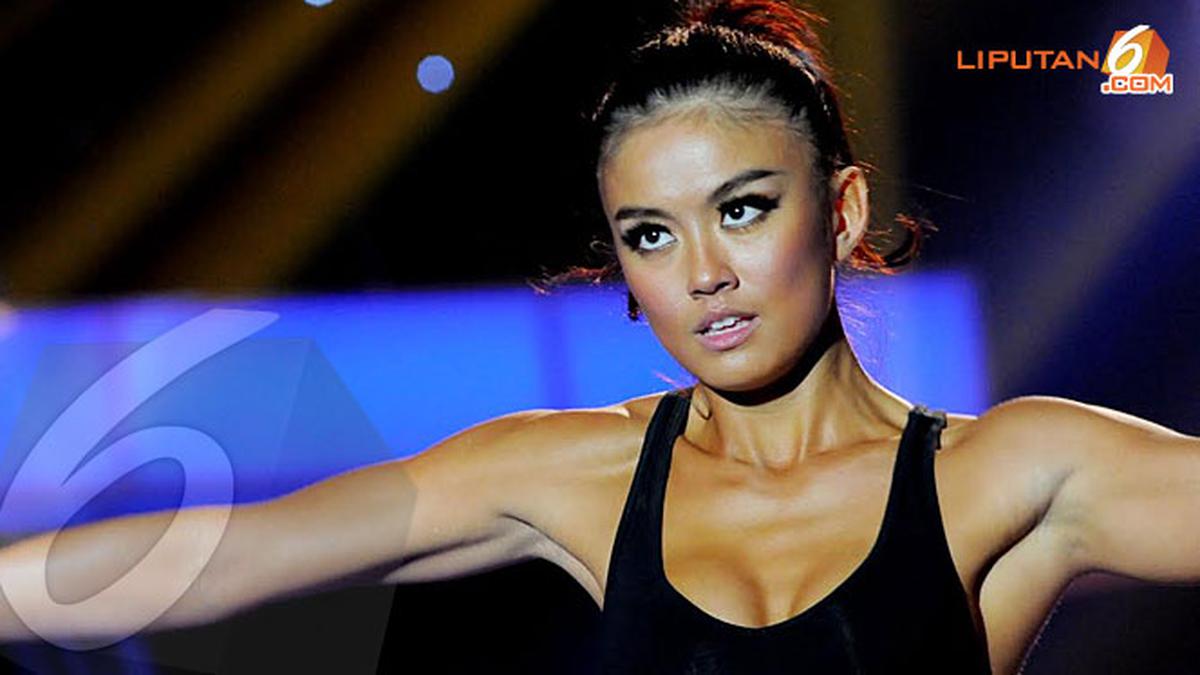 Agnes Monica Rambah Bisnis Ponsel - ShowBiz Liputan6.com
