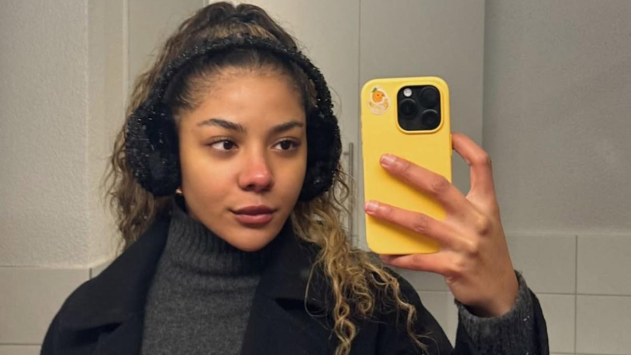 5 Potret Zsa Zsa Utari Pamer Pesona di Swiss, Gaya Winter Look yang Banjir Pujian