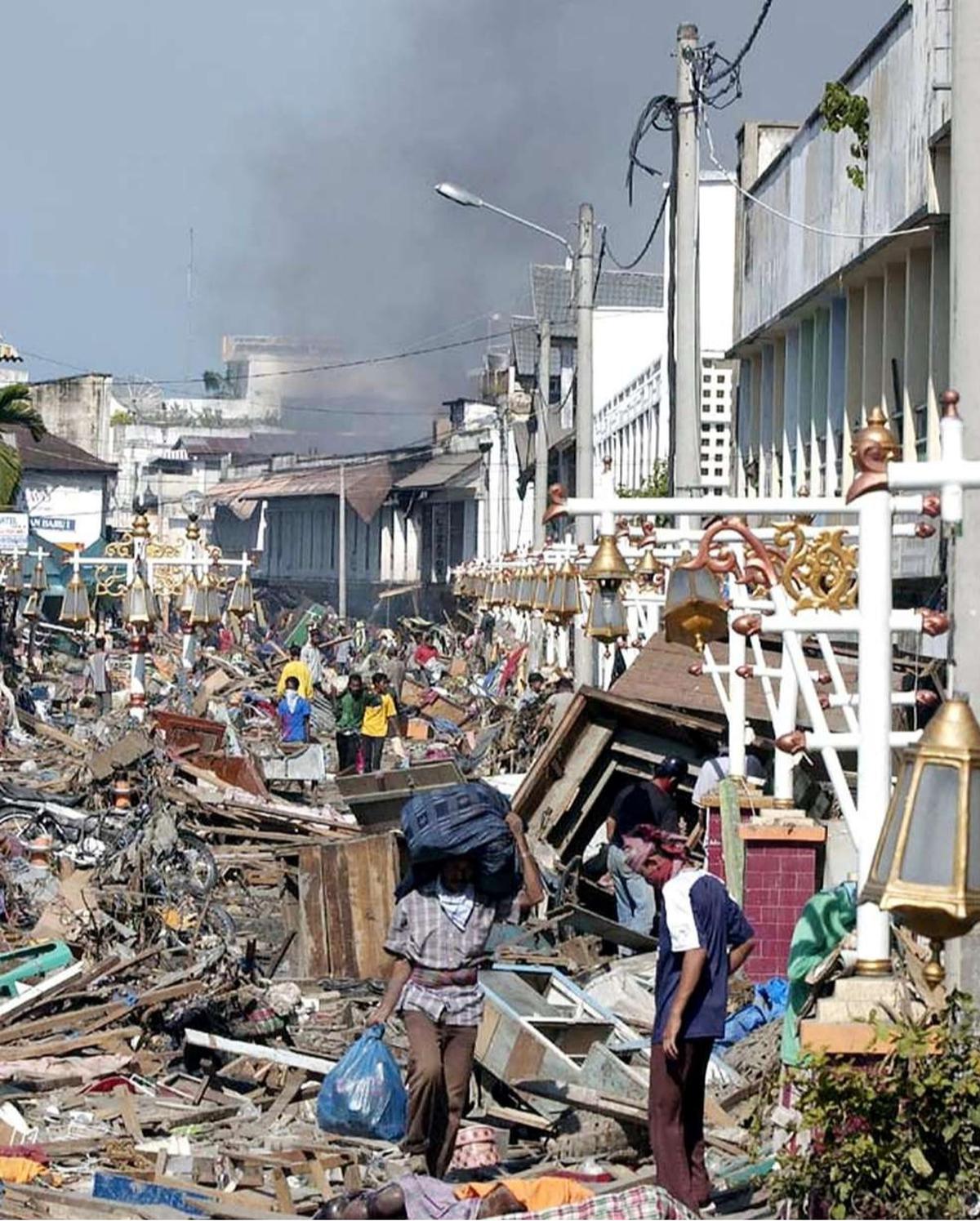 Potret Pilu Kehancuran Akibat Tsunami Aceh 20 Tahun Lalu