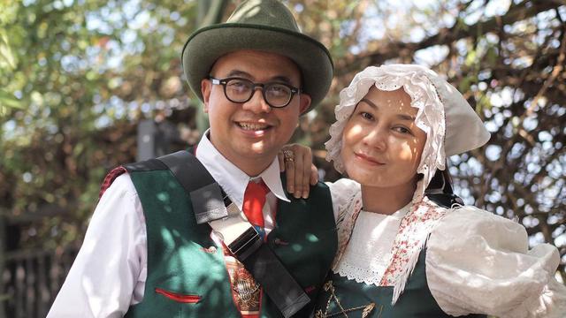 Masih Ingat Sheila 'Suami-Suami Takut Istri'? Ini 6 Potret Terbarunya yang Awet Muda