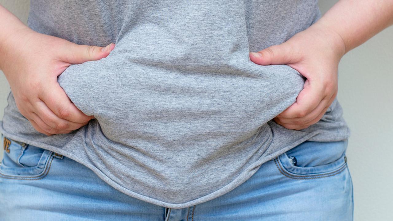 Tak Nyaman dengan Perut Bergelambir? Atasi dengan Tummy Tuck