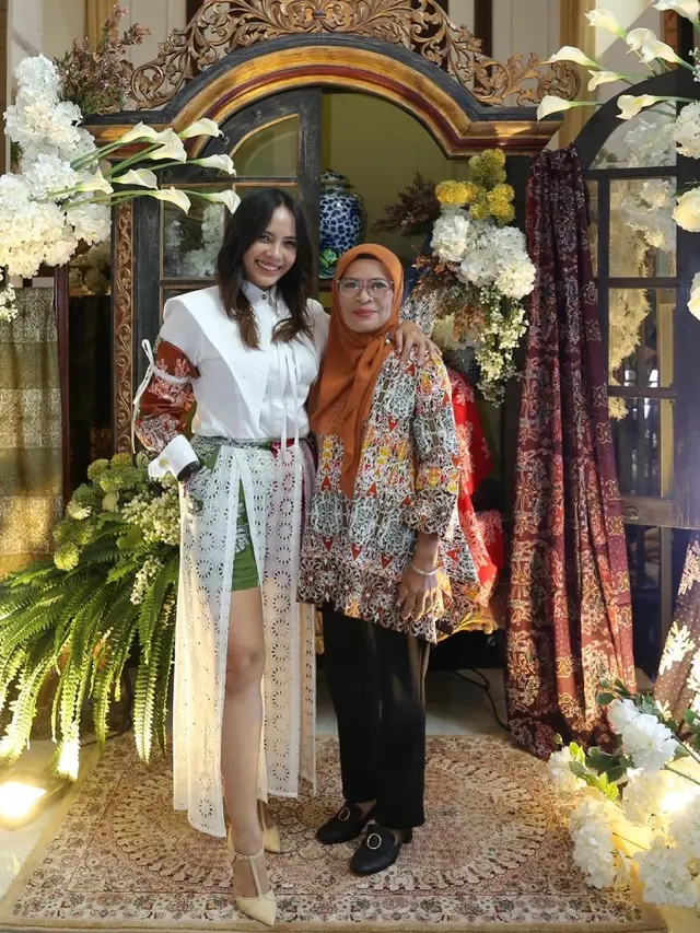 Ibu Sri Martini