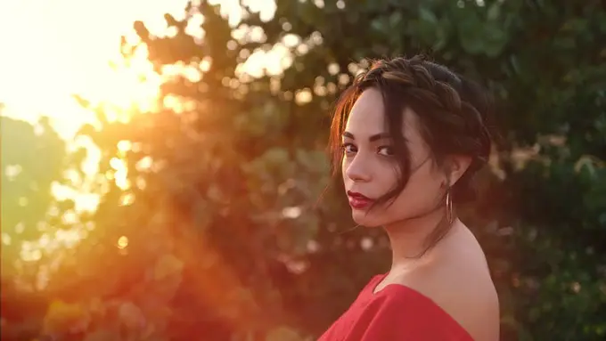 Alasan Cewek Bisa Berpaling dari Pacar Saat Pria Lain Melamar