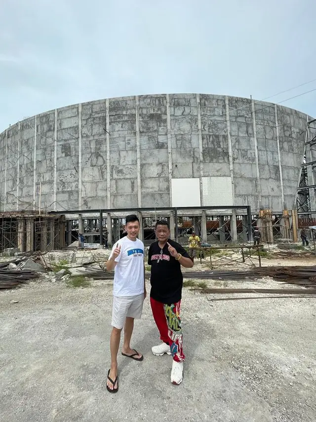 Disebut Makin Kurus, Ini 6 Potret Terbaru Hotman Paris yang Bikin Pangling