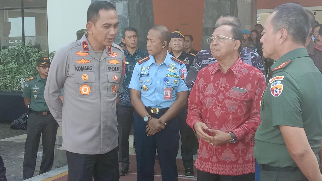 i wayan koster