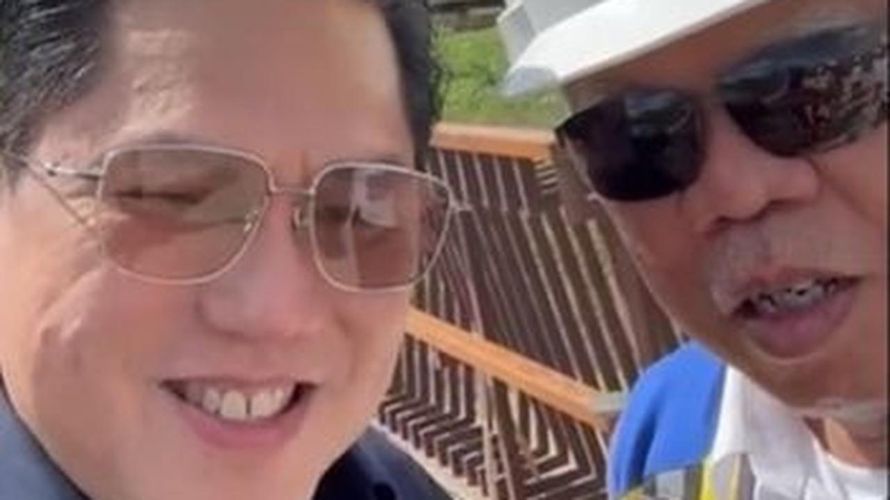 Dalam videonya, Erick terlihat menyapa Menteri PUPR yang ada di sebelahnya.