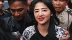 Meski cantik dan seksi, para seleb tanah air ini pernah merasakan dinginnya berada di balik jeruji besi karena kasus yang mereka alami. 