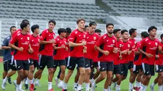Pemain Timnas Indonesia U-22 mengikuti sesi latihan resmi jelang laga melawan Mali di Stadion Madya, Senayan, Jakarta, Jumat (14/11/2025). Skuad Garuda Muda dijadwalkan dua kali menghadapi Timnas Mali U-22 sebelum berlaga di SEA Games 2025. (Bola.com/M Iqbal Ichsan)