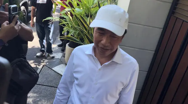 Jokowi Kumpulkan Teman Kuliah, Persiapan Hadapi Persidangan