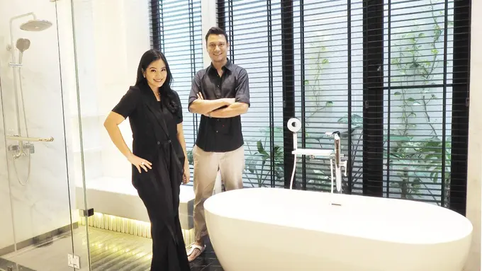 Titi Kamal dan Christian Sugiono