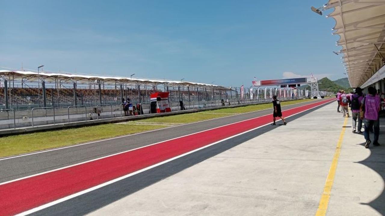 5 Pembalap Terlibat! Kecelakaan Pembalap Mandalika Racing Series: Moh Murrobil Vitoni Dilarikan ke RS