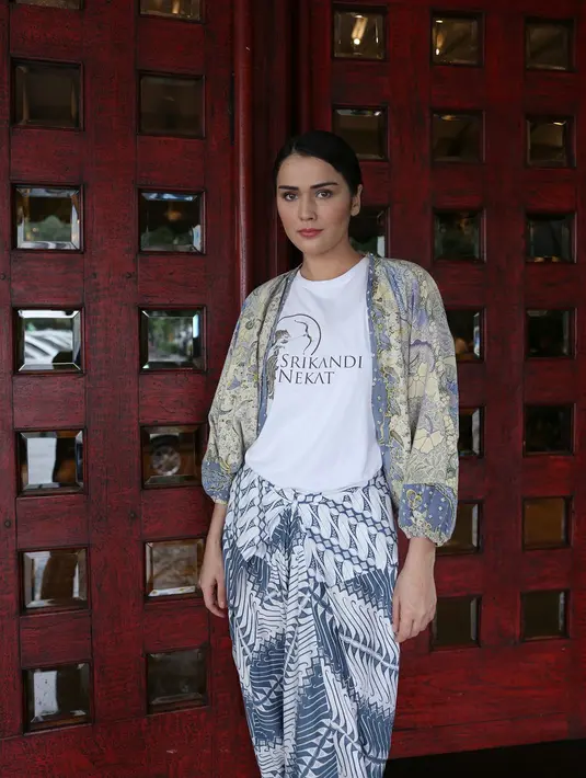 "Tapi tahun ini seperti impiann saya jadi kenyataan tiba-tiba teman telepon mau ikut nggak main Srikandi," mantan istri Fauzi Baadilah itu. (Daniel Kampua/Bintang.com)