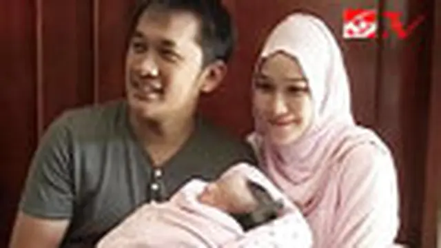 Zaskia Enggan Tinggalkan Si Kecil