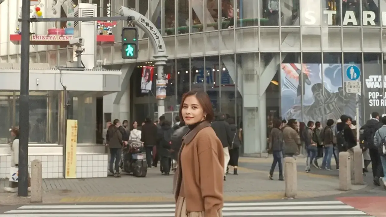 Gaya Prilly Latuconsina Liburan Akhir Tahun ke Jepang, Tas “Belanja” Hermès Rp329 Juta-an Jadi Sorotan