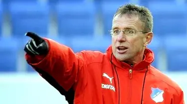 Ralf Rangnick, head coach of German first division Bundesliga club TSG 1899 Hoffenheim, gives instructions to his players during a training session on January 22, 2009. AFP PHOTO/THOMAS LOHNES