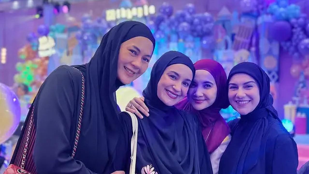 8 Gaya Selvi Ananda, Geng Cendol, hingga Aaliyah Massaid di Pesta Ulang Tahun Bertema Disney Princess Anak dr. Feni Nugraha
