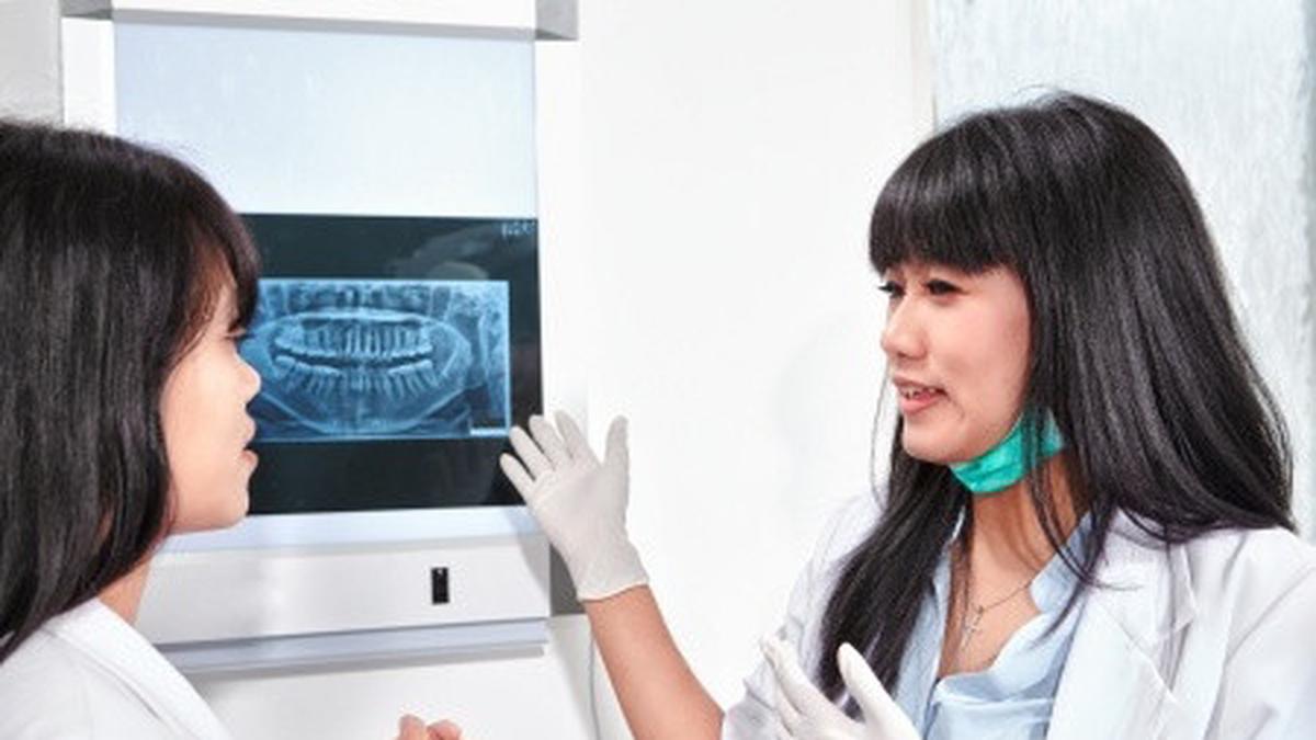 Kapan Harus Cabut Gigi Bungsu? Kenali Gejalanya Sebelum Terlambat