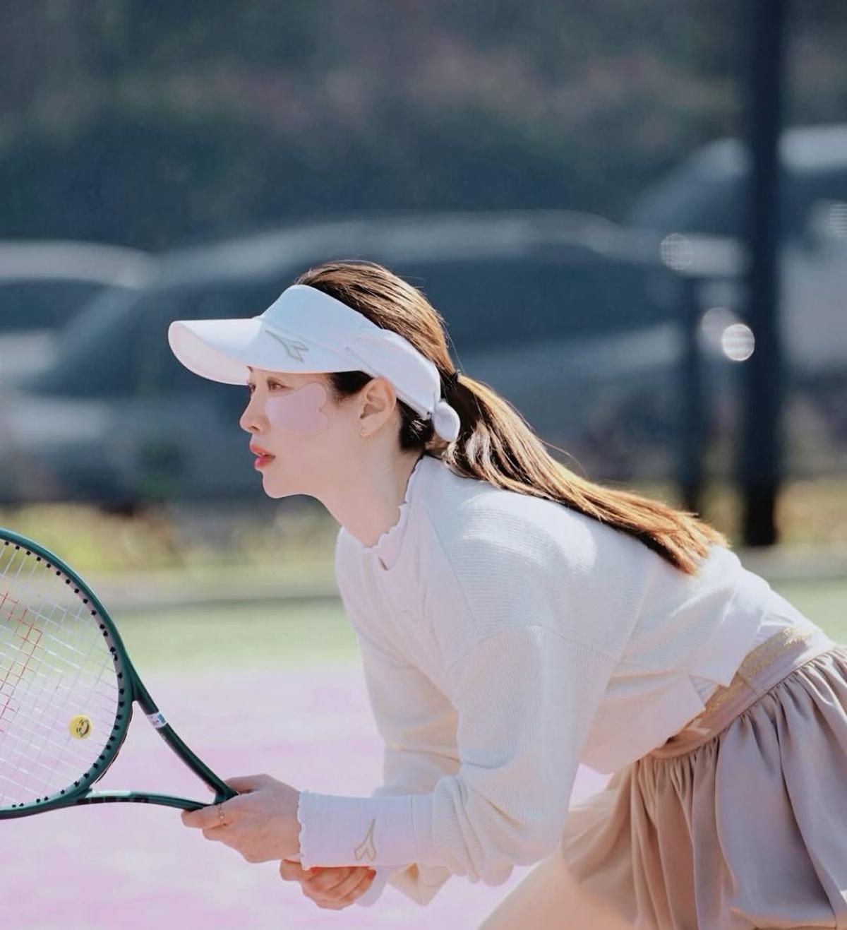 Pesona Hong Soo Ah Jadi Sorotan di Lagi-Lagi Tenis, Visual Menawan dan Skill Tenis Mengesankan