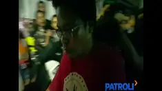 Petugas berhasil mengamankan ketiganya ke kantor polisi meski sempat bersitegang dengan warga.