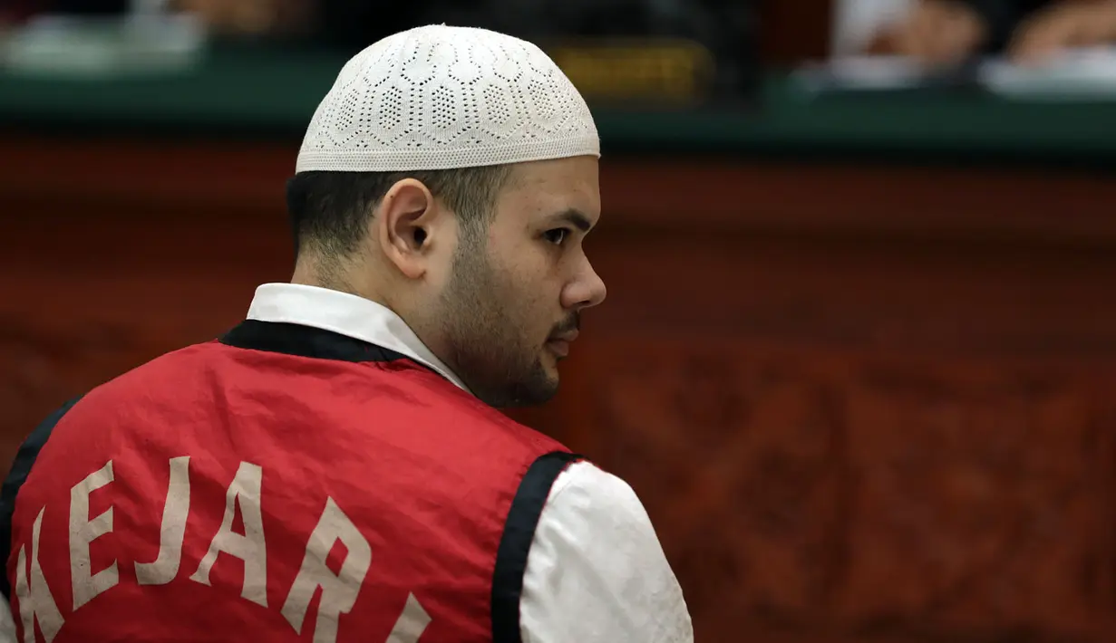 Sempat menjadi tahanan Polres Metro Jakarta Barat pasca penangkapan, Ridho Rhoma dibawa ke RS Ketergantungan Obat (RSKO) Cibubur. Selama menunggu proses persidangan, Ridho sempat di bawa ke Rumah Tahanan Salemba, Jakarta Pusat. (Deki Prayoga/Bintang.com)