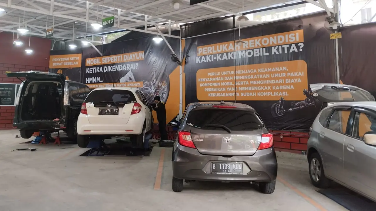 Sambil Ngabuburit, Ini Cara Asik Merawat kaki-Kaki Mobil LCGC (ist)