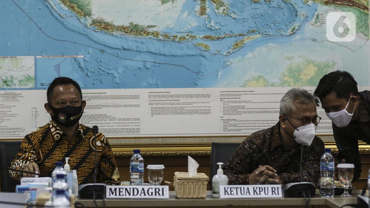 FOTO: Mendagri Tito Karnavian Sambangi KPU