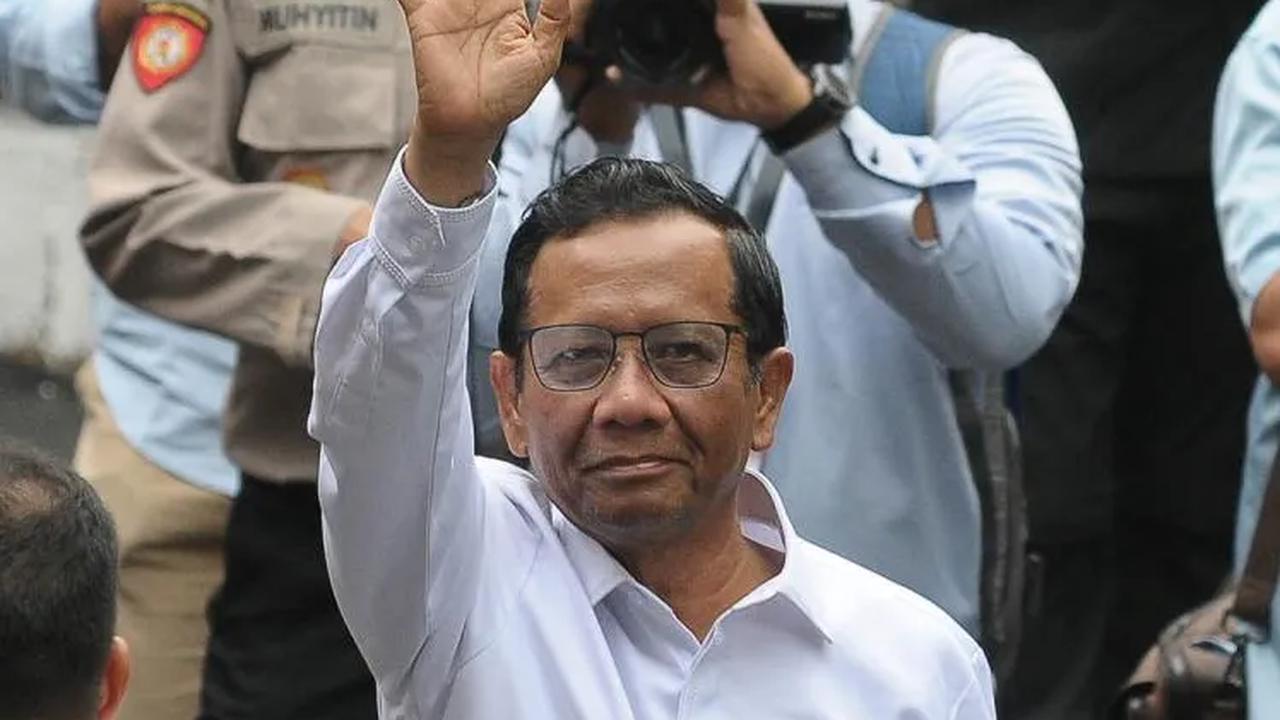 Hingga Mahfud MD, pasangan Ganjar pun juga melakukan hal yang sama.