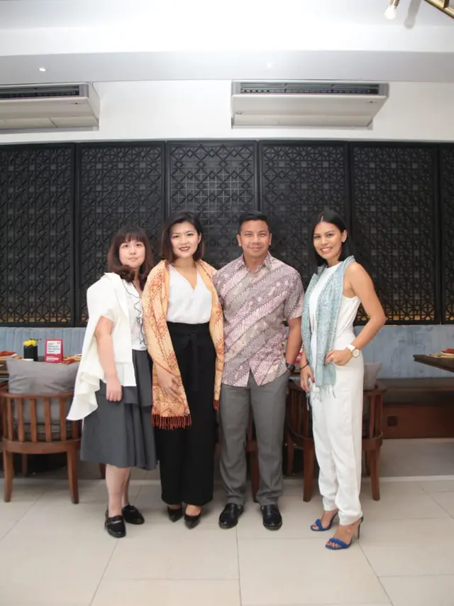 Brand batik ini suguhkan tampilan mewah dengan harga terjangkau