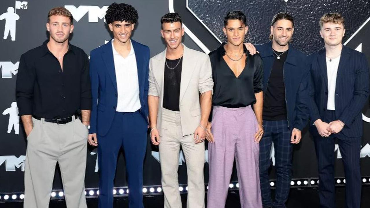 Dianggap Pengalihan Isu Atas Kekejaman Israel di Gaza, Grup Boyband Ini Tuai Kecaman