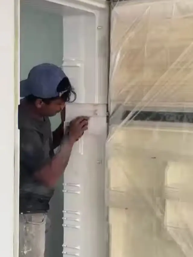 Desain Unik, Pemilik Rumah di Depok Pasang Pintu Kulkas Jadi Pintu Kamar Mandi