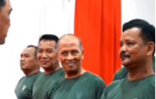 Pak Kumis Anggota Babinsa Ternyata Juragan Kambing, Sumringah saat Ternaknya Dibeli Mayjen TNI