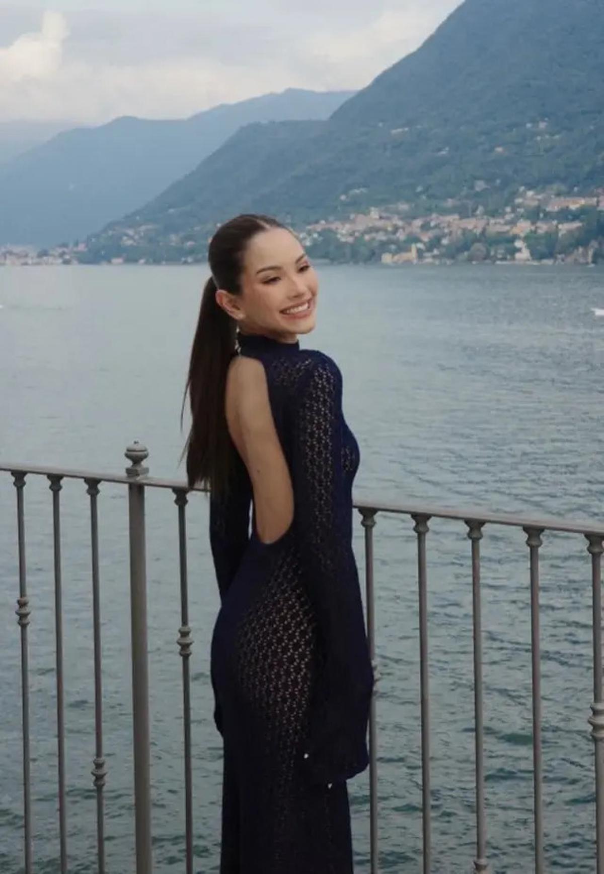 Gaya Alyssa Daguise Saat Pakai Dress Panjang, Anggun Mempesona