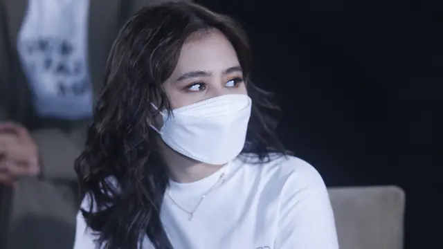 Prilly latuconsia Jadi Produser