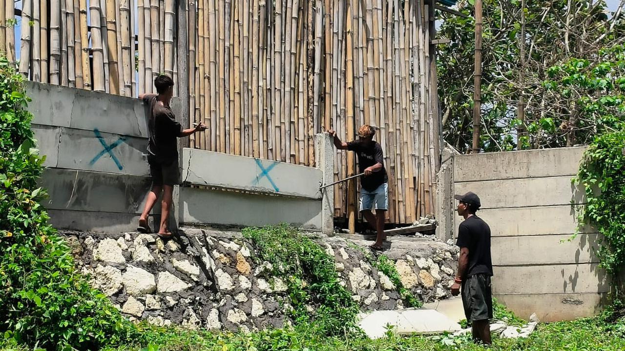 Tembok GWK Bali penghalang akses warga