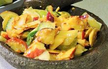5 Resep Rujak Buah Bumbu Kacang, Enak dan Segar