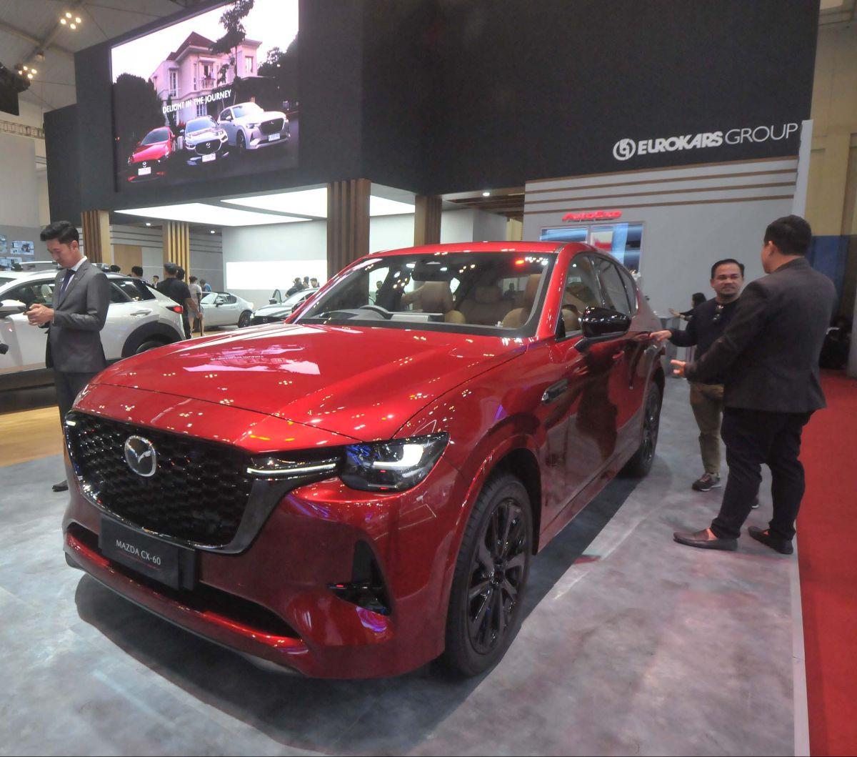 Mazda Indonesia meramaikan Gaikindo Indonesia Internasional&nbsp;Auto Show (GIIAS) 2024 dengan meluncurkan SUV flagship edisi terbaru, CX-60 Pro (2.5L AWD). Kehadiran Mazda CX-60 Pro ini melengkapi varian Elite dan Kuro yang lebih dulu mengaspal di Indone