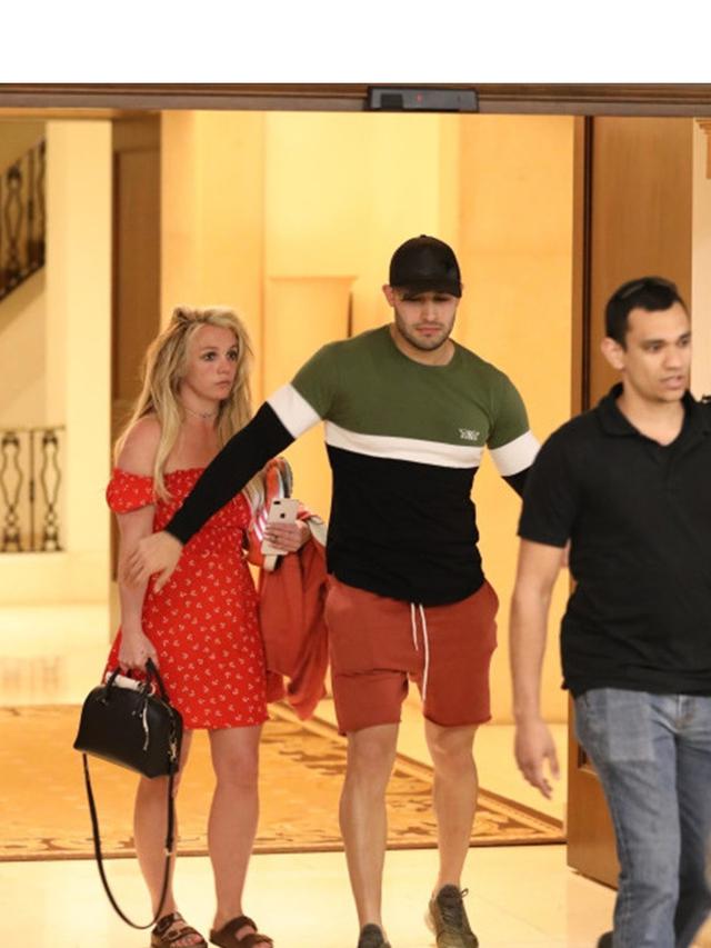 Usai Rehabilitasi Mental Britney Spears Tampil Acak Acakan Saat Kencan Showbiz Liputan6 Com