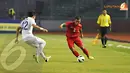 M. Fatchu Rahman (nomor 5) membantu serangan Indonesia U19 lewat sisi kanan pertahanan Korea Selatan (Liputan6.com/ Helmi Fithriansyah)