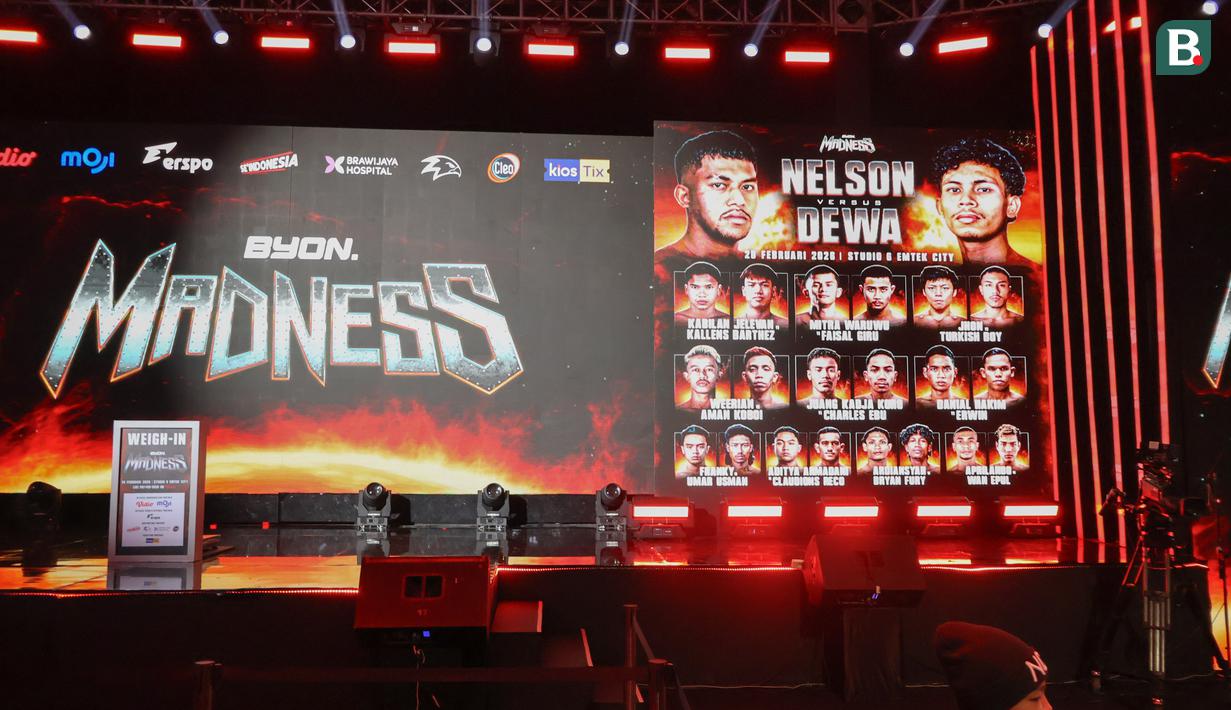 Sesi timbang badan dan konferensi pers Byon Madness Vol. 3 yang bertempat di Studio 6 Emtek Cit pada Sabtu (27/2/2026) pagi hari WIB. (Bola.com/Nur Iman Ali)