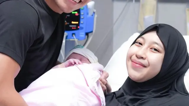 Adiba Khanza Setelah Melahirkan Didampingi Suami. [@adiba.knza]