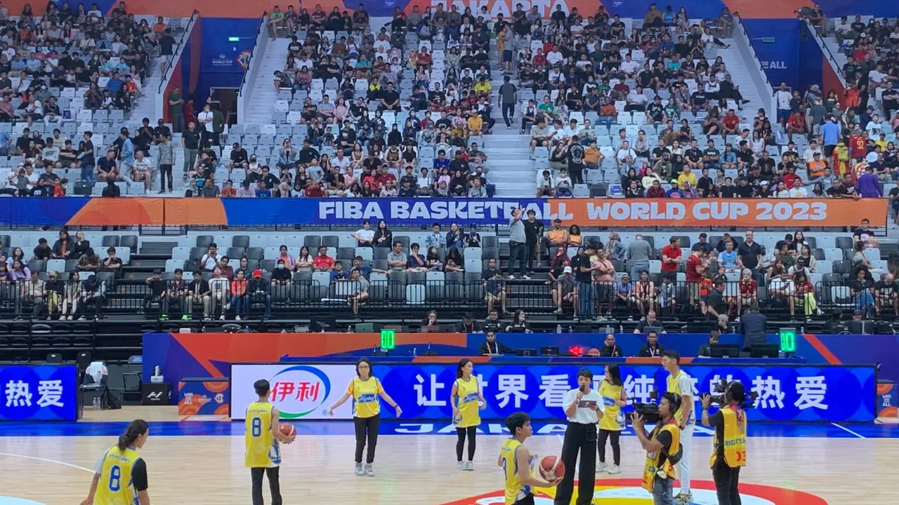 Beragam Permainan Seru Hibur Penonton FIBA World Cup 2023 di Indonesia Arena