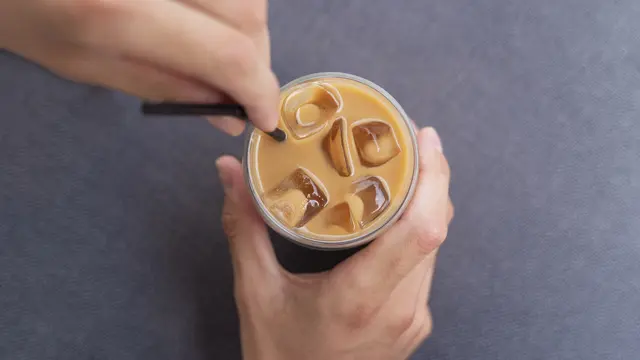 Punya Asam Lambung Tapi Masih Ingin Ngopi? Berikut Takaran yang Aman Untuk Dikonsumsi (photo by freepik.com)