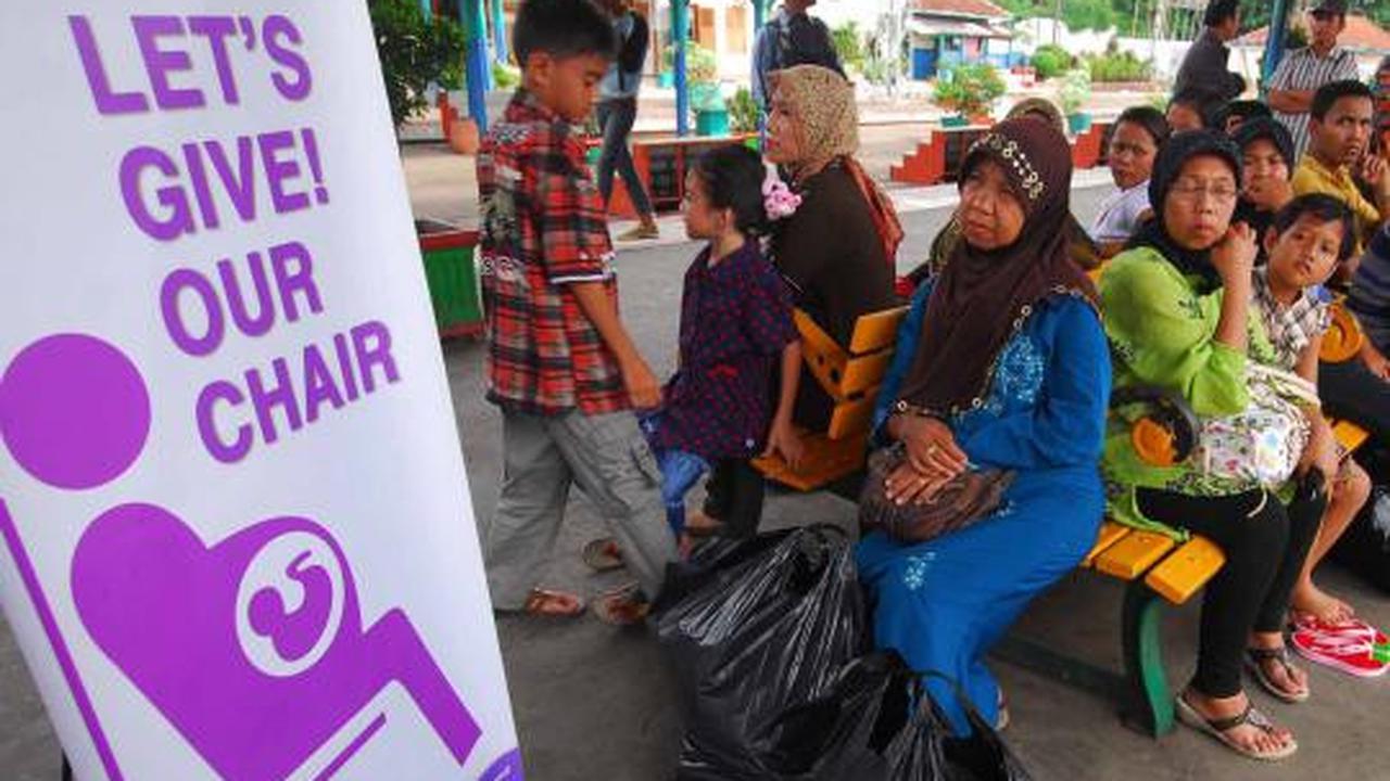 Stasiun Manggarai kedatangan 'Gerakan Tempat Duduk Ibu Hamil'